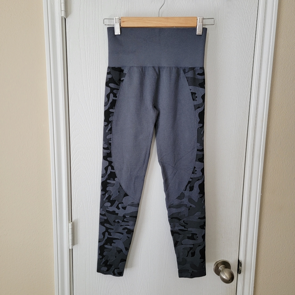 Zyia Active Camo Seamless Leggings